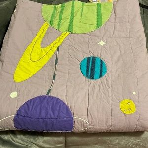 Crate and Barrel Cosmo Quilt queen/full